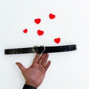 Grungy Heart Buckle Belt